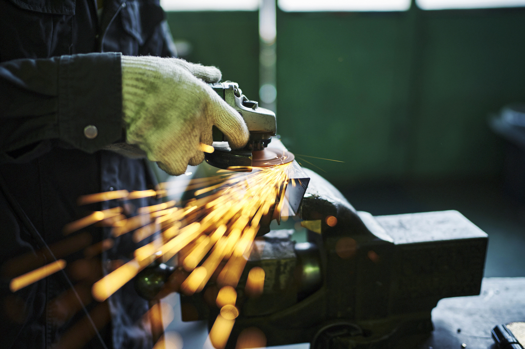 研磨と研削の違いとは？加工手順についても解説